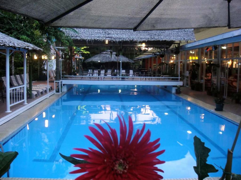 Honiara Hotel Kültér fotó